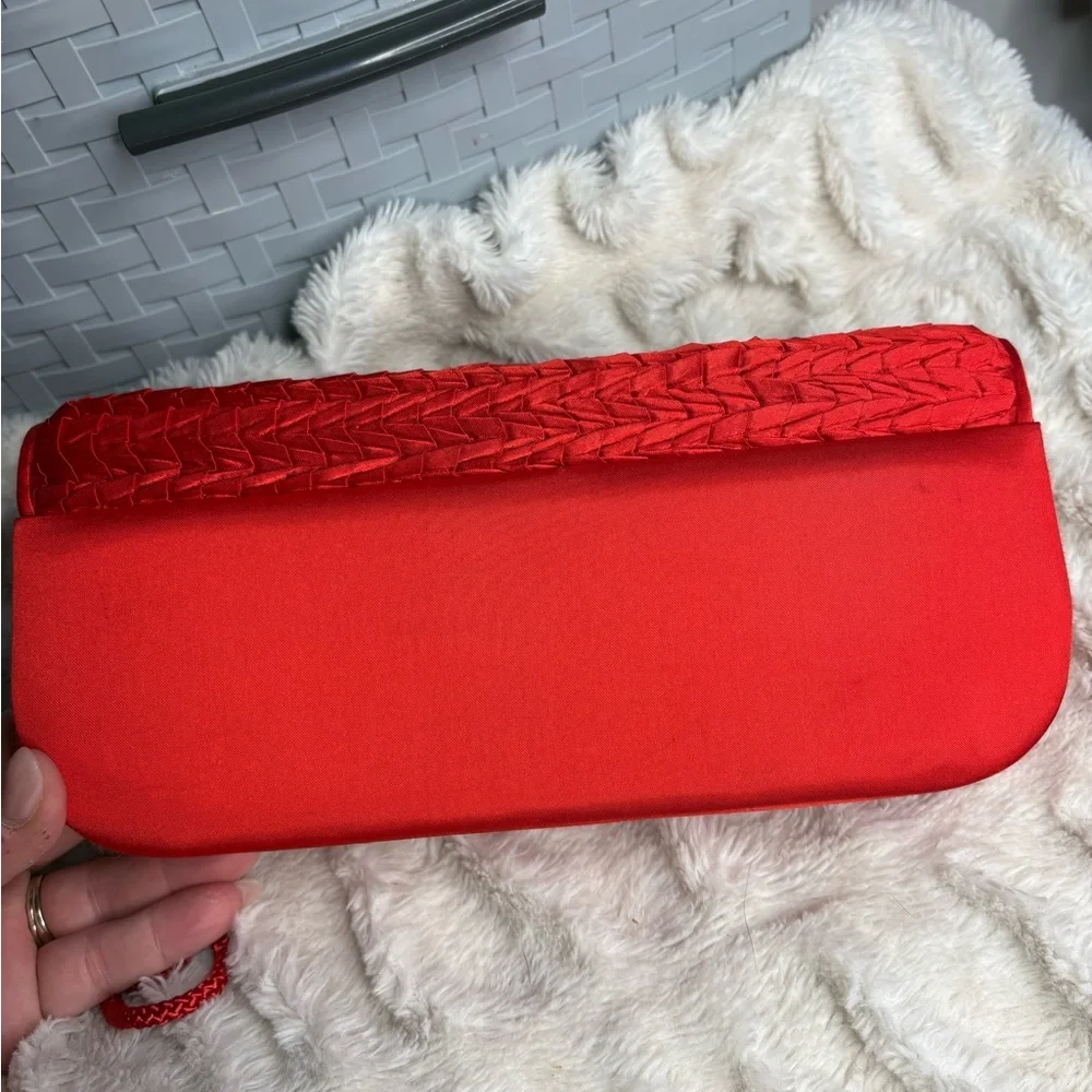 La Regale Red Textured Clutch